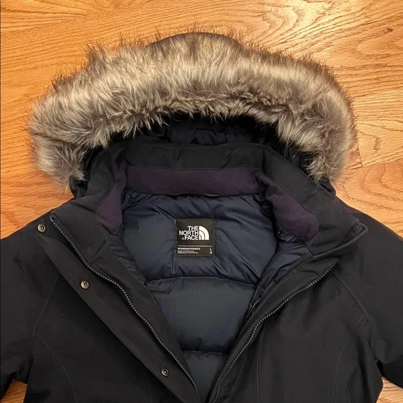 The North Face Women's Fur-Trimmed Ski Jacket - Picture 2 of 8